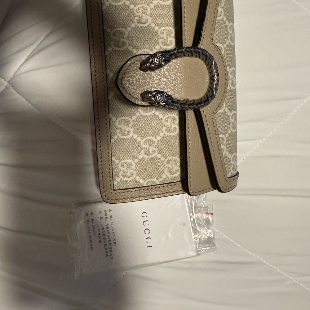 Gucci Beige GG Supreme Mini Crossbody with Silver-Tone Hardware - Picture 5 of 10